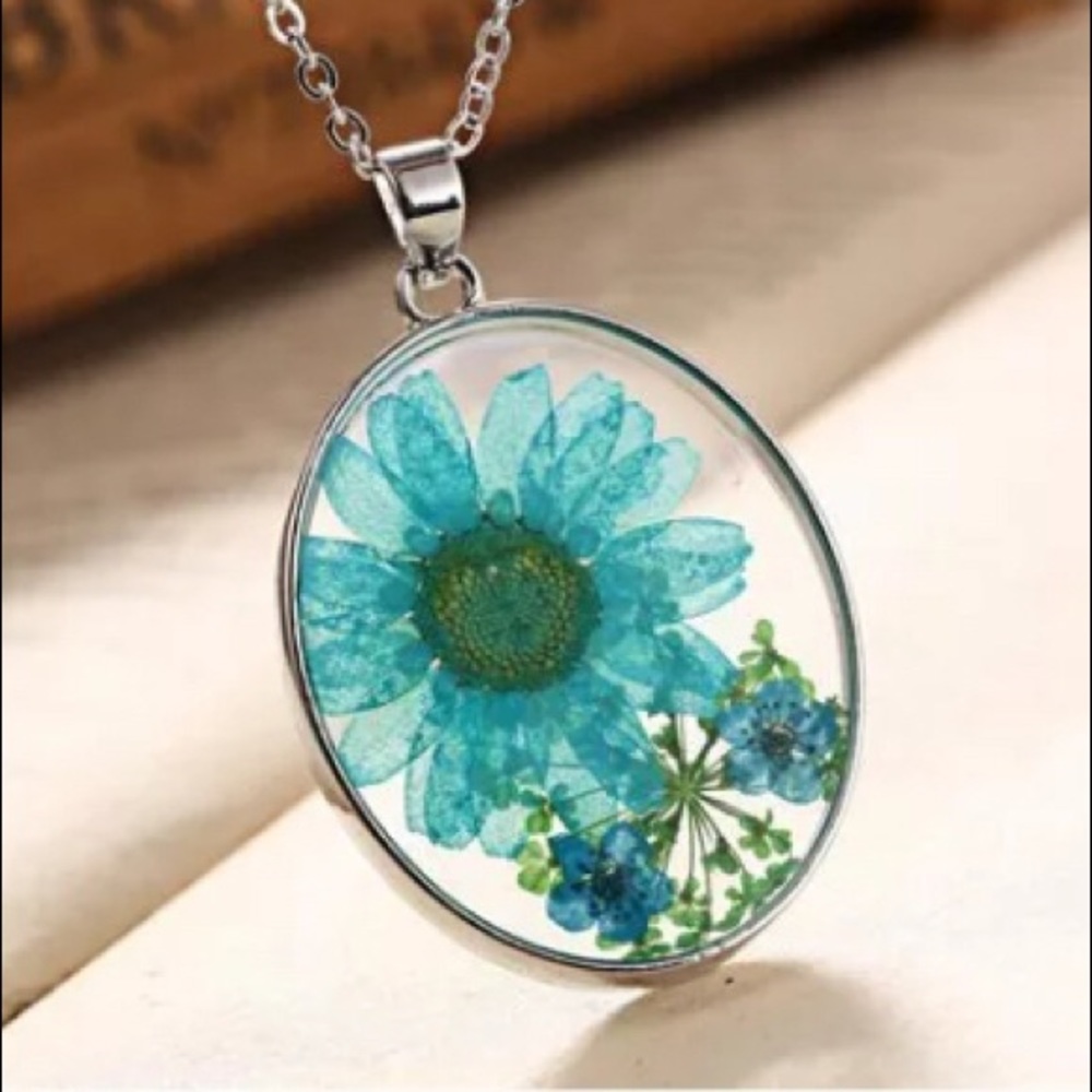 Pendant Necklace.